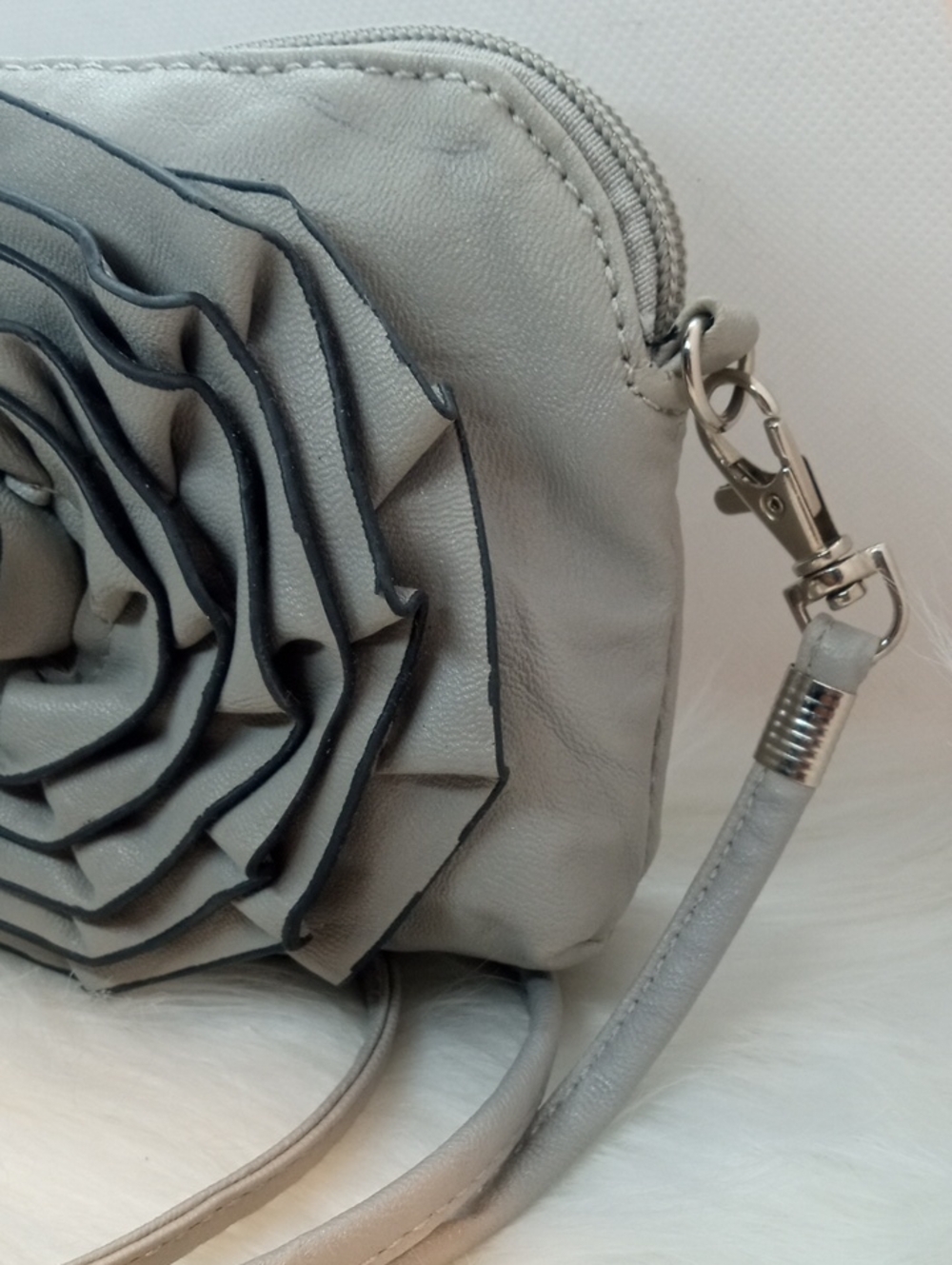 GREY MINI ROSETTE CROSSBODY/CLUTCH - Picture 4 of 7